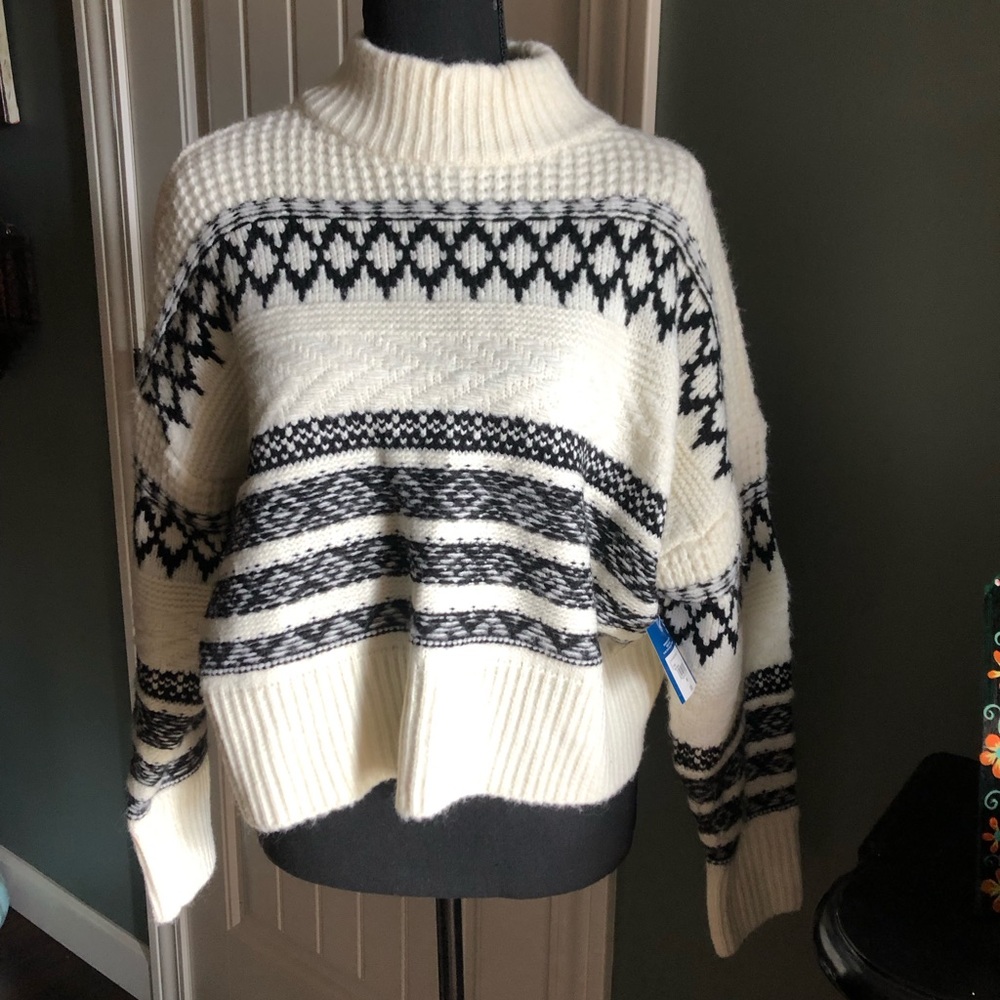 NWT Arizona Fair Isle Black/Cream Sweater. Size M/L.